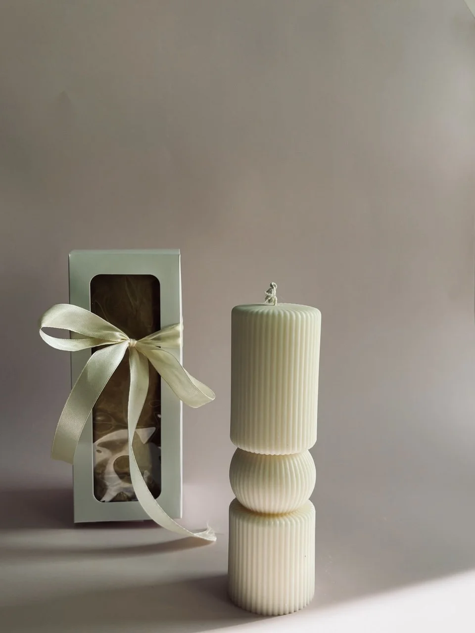 Świeca sojowa Noeme  w pudełku prezentowym